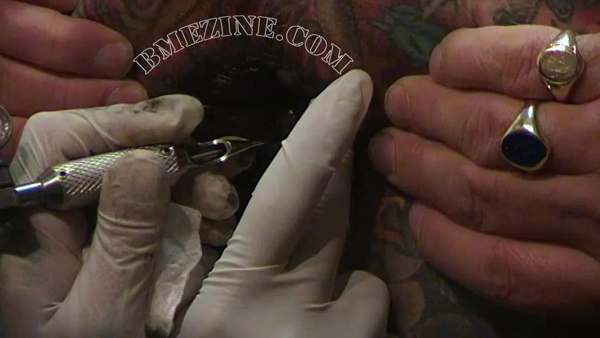 arsehole-tattooing-session-0121